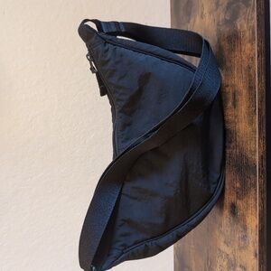 Uniqlo Mini Round Shoulder bag I Black